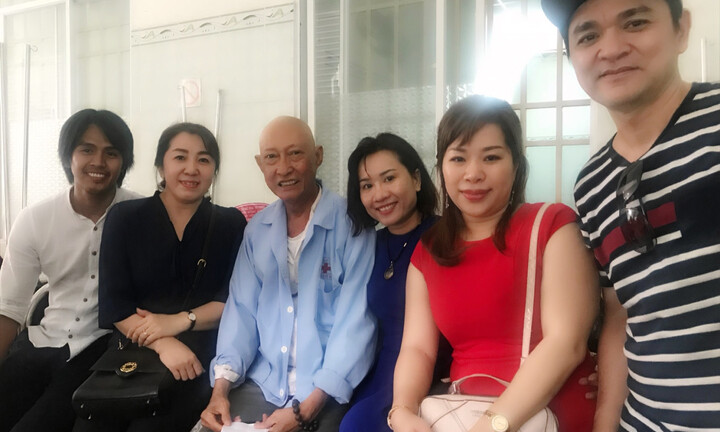 Chiến đấu với bệnh tật, nghệ sĩ Lê Bình vẫn lạc quan