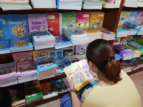 Sách giáo khoa chỉ sử dụng 1 lần: Gây lãng phí một cách vô lý