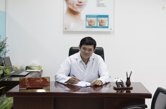 Thẩm mỹ viện Đại Việt quảng cáo dịch vụ nâng ngực dù không được phép