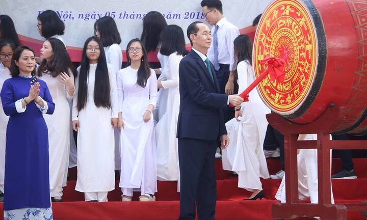Chủ tịch nước Trần Đại Quang đánh trống khai giảng năm học mới