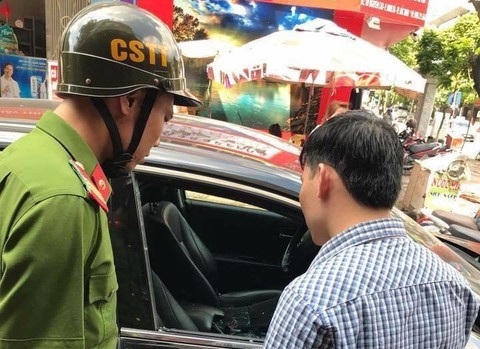 Bắc Ninh: Xác minh xe ô tô bị kẻ gian đập vỡ kính, lấy cắp gần 300 triệu đồng 