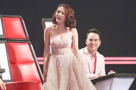 Video: Bảo Anh lộ mặt 