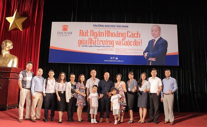 Rút ngắn khoảng cách giữa nhà trường và cuộc đời