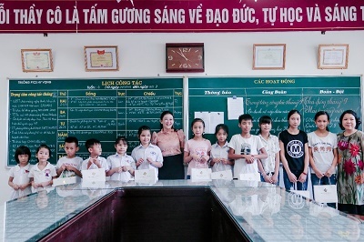 Ấm áp chương trình “Trung thu yêu thương” tại ngôi trường mang tên “Hy Vọng”