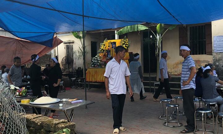 Vụ thảm án 3 người ở Thái Nguyên: Vợ nạn nhân ngất lịm trước cú sốc mất chồng, mất con