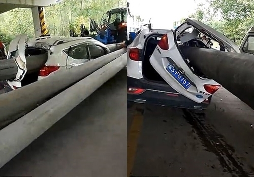 Tài xế thoát chết kì diệu sau khi bị cột bê tông đâm xuyên từ đầu đến đuôi xe