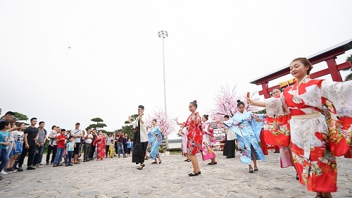 Đến Sun World Halong Complex chiêm ngưỡng sức nặng ngàn cân của các Sumo Nhật Bản