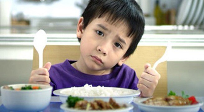 Lý do thôi thúc mẹ nên dùng cốm cho trẻ biếng ăn, đừng chờ đến khi “tiền mất tật mang” thì đã muộn