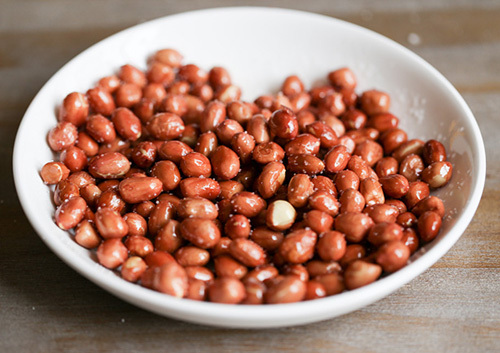 Món ngon mỗi ngày: Lạc rang bơ tỏi thơm lừng, đưa cơm