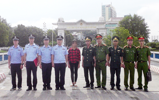 Cuộc săn lùng kẻ lừa bán nữ sinh lớp 9 sang Trung Quốc