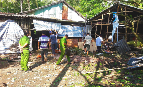 Nổ đầu đạn, 3 người trong một gia đình tử vong thương tâm