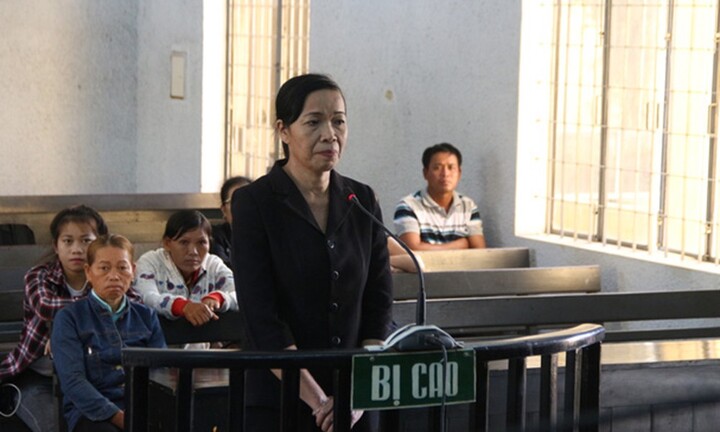 Nguyên Phó Chánh án huyện nhận hối lộ lãnh 12 tháng tù