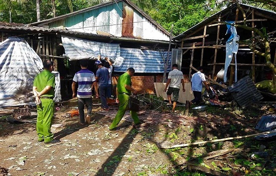 Vụ nổ 3 người chết ở Cà Mau: Người dân thường lấy đầu đạn làm đe, hàn