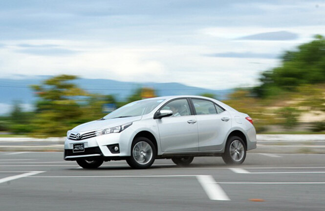 Toyota triệu hồi 2,4 triệu xe ô tô động cơ hybrid 