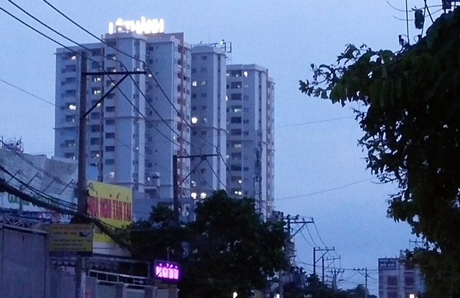 Điều tra vụ thi thể nam giới bốc mùi trong căn hộ chung cư ở TP. Hồ Chí Minh