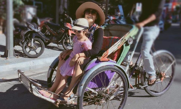 Tin tức đời sống mới nhất ngày 18/10/2018: Mai Phương rạng rỡ đưa con gái về thăm quê sau thời gian dài chữa bệnh