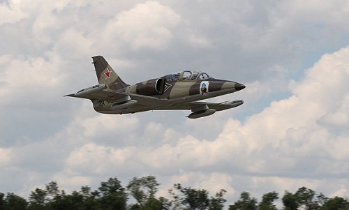 Máy bay quân sự L-39 của Nga lao xuống biển, phi công mất tích