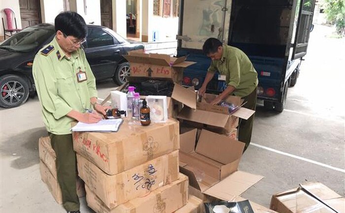 Hải quan Lạng Sơn phát hiện kho mỹ phẩm không có hóa đơn chứng từ