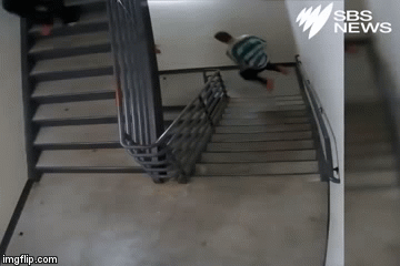 Video: Thẩm phán truy đuổi bị cáo đào tẩu khỏi tòa như phim hành động