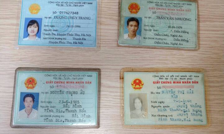 Hàng loạt giấy tờ quan trọng được thu gom từ hòm đồ thất lạc ở BV Bạch Mai