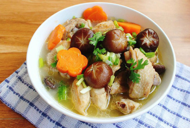 Món ngon mỗi ngày: Gà om nấm thơm lừng, bổ dưỡng cho bữa tối