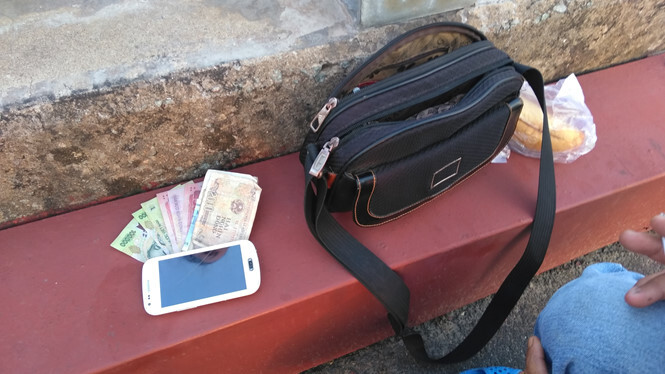 Một phụ nữ bán vé số nhảy cầu Rạch Miễu tự tử