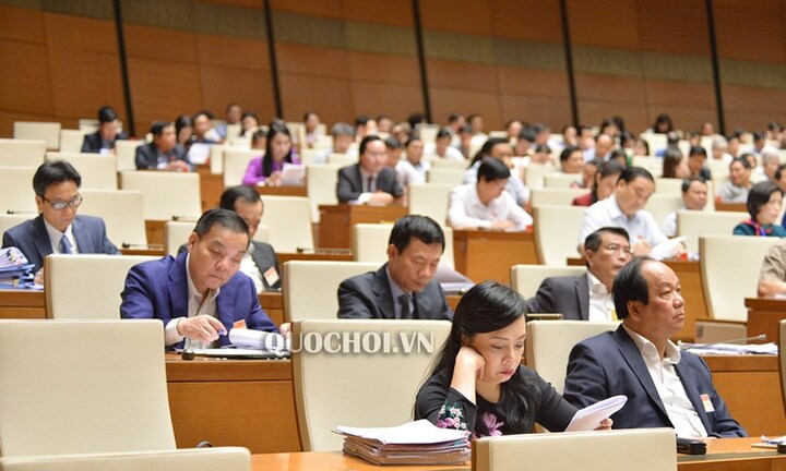 Bộ trưởng Phùng Xuân Nhạ nhận trách nhiệm vụ học sinh viết, vẽ vào SGK gây lãng phí