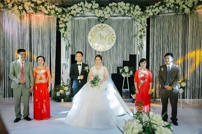 Truy tìm chủ nhân của chiếc váy 25.000 USD được cư dân chia sẻ trong suốt tuần vừa qua 