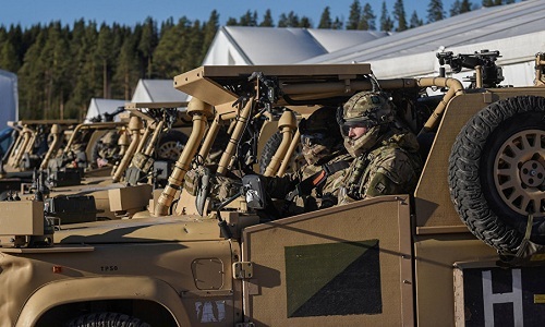 Xe tăng đâm xe quân sự trong cuộc tập trận lớn nhất của NATO kể từ Chiến tranh Lạnh