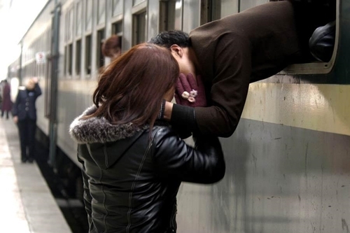 5 nguy cơ sẽ xảy ra khi đàn ông xa vợ quá lâu