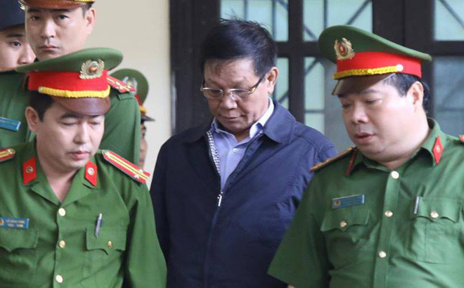 Cựu trung tướng Phan Văn Vĩnh 2 lần trả lời nhầm câu hỏi của tòa