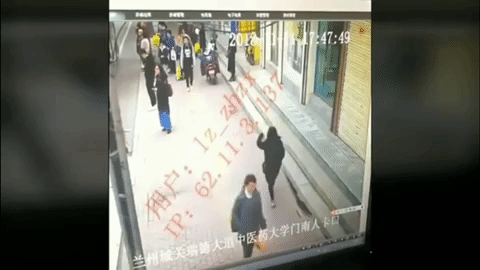 Kinh hoàng cảnh hố tử thần bất ngờ 