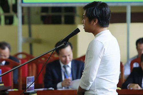 Bị vợ bỏ, phải bán nhà vì