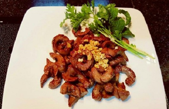 Món ngon mỗi ngày: Cật xào cháy tỏi thơm lừng góc bếp