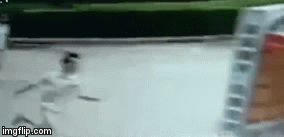 Bị chê đồ ăn không ngon, đầu bếp thẳng tay đổ nước sôi vào người thực khách