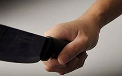 Quảng Nam: Cô giáo bị chồng chặn đường, chém trọng thương