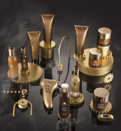 Nếu là một người yêu thích vàng, hẳn bạn sẽ không thể bỏ qua bộ mỹ phẩm này