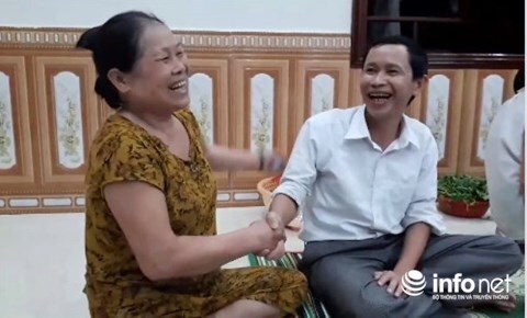 Nghệ An: Thầy giáo trả lại 25 triệu đồng nhặt được trong ngày 20/11