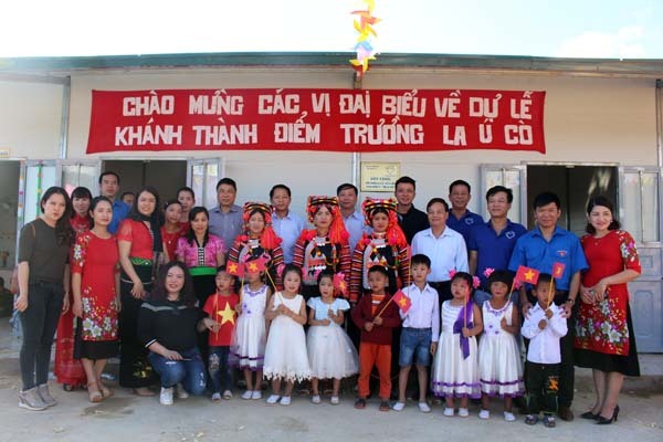 Tân Á Đại Thành trao tặng 5 bồn nước cho Trường mầm non La Ú Cò – Lai Châu