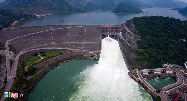 EVN lãi gần 2.800 tỷ đồng năm 2017, xây dựng kịch bản tăng giá điện năm 2019