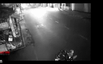 Video: Người đàn ông đổ xăng tự thiêu ở TP.HCM