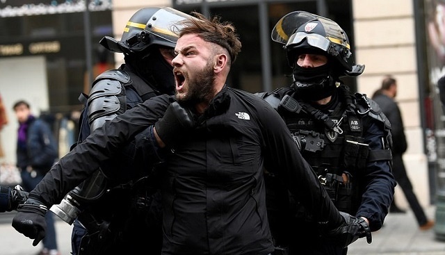 Biểu tình bạo loạn tiếp tục bùng nổ tại Pháp: Gần 1.400 người bị bắt giữ