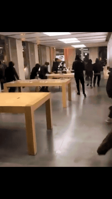 Lợi dụng bạo loạn ở Paris để đập phá Apple Store lấy iPhone, iPad, Macbook
