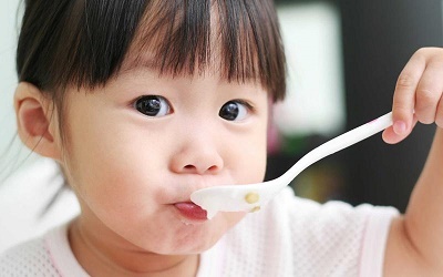 4 mẹo hay giúp con lười ăn đến mấy cũng chén bay thực đơn mẹ nấu, không cần ép ăn