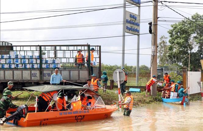 Cập nhật tình hình mưa lũ tại miền Trung: Con số thiệt hại đang tăng cao