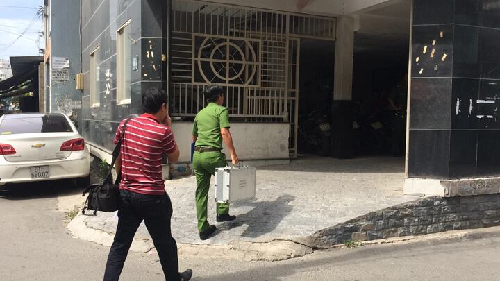 Cãi nhau trong lúc nhậu, thanh niên bị bạn đâm vào cổ tử vong