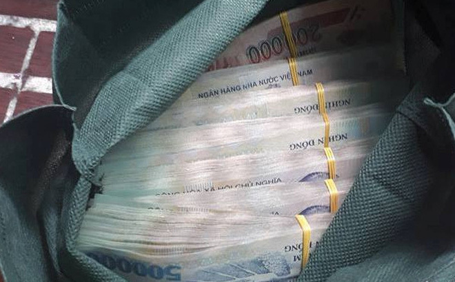 Vụ gần 600 triệu đồng 8 năm không ai nhận ở Hà Nội: Sau 1 năm, người nhặt được tiền phải được hưởng “lộc rơi”!