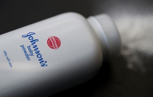 Johnson & Johnson bị nghi che giấu việc phấn rôm trẻ em chứa chất gây ung thư từ năm 1971