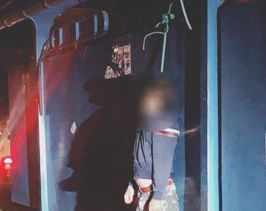 Tin tức thời sự 24h mới nhất ngày 18/12/2018: Nam thanh niên chết trong tư thế treo cổ ở trạm xe buýt lúc nửa đêm