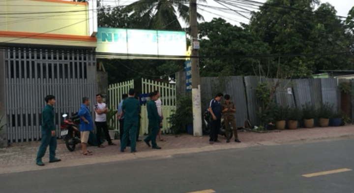 Hiện trường vụ người đàn ông 49 tuổi treo cổ tự tử trong nhà nghỉ